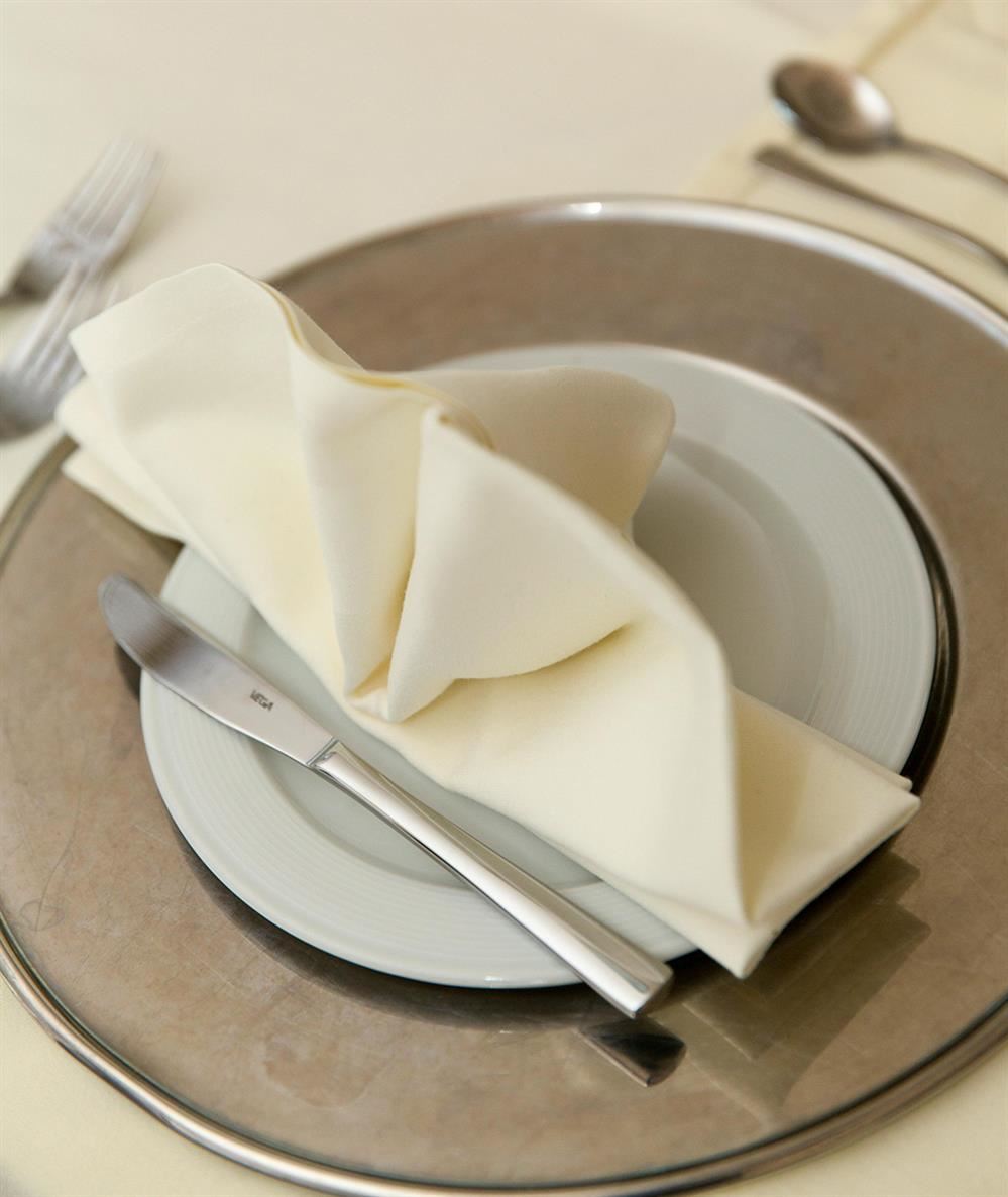  formal dinner setting